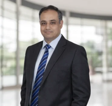 OUR TEAM (3) OUR TEAM (3)